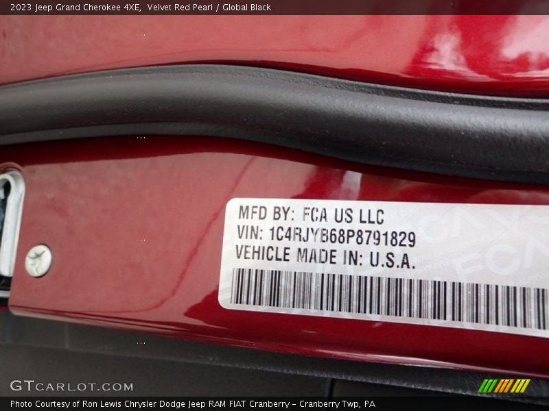 Velvet Red Pearl / Global Black 2023 Jeep Grand Cherokee 4XE