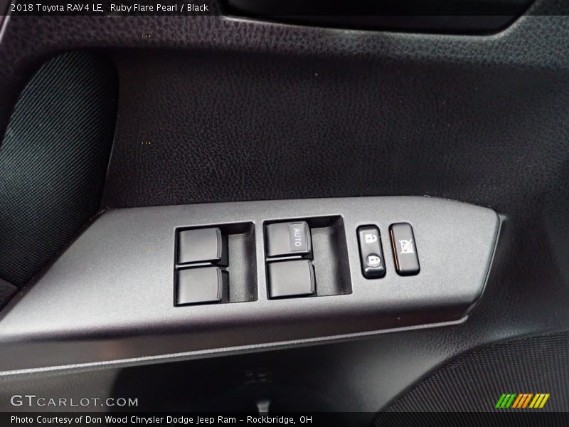 Ruby Flare Pearl / Black 2018 Toyota RAV4 LE