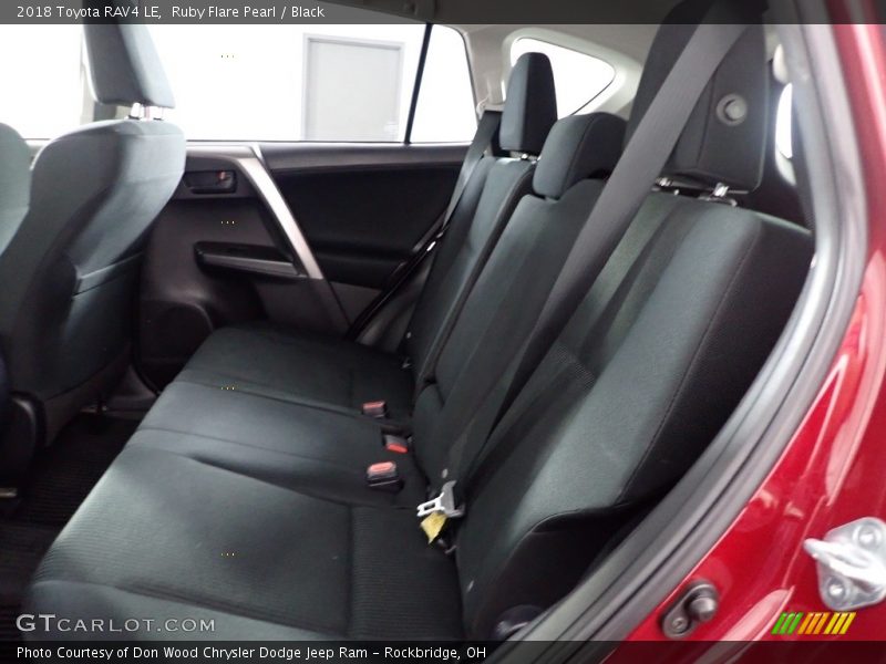 Ruby Flare Pearl / Black 2018 Toyota RAV4 LE