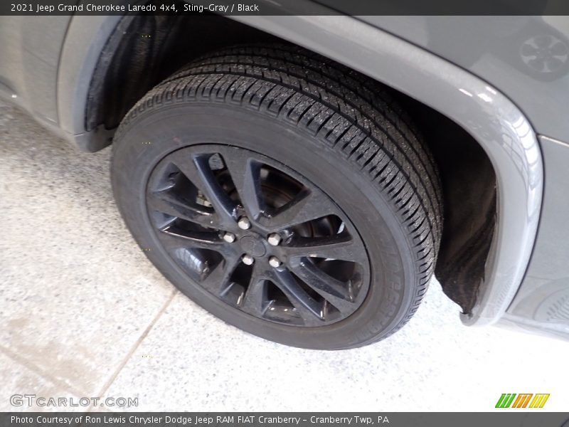 Sting-Gray / Black 2021 Jeep Grand Cherokee Laredo 4x4