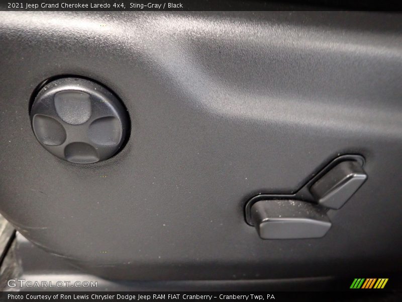 Sting-Gray / Black 2021 Jeep Grand Cherokee Laredo 4x4