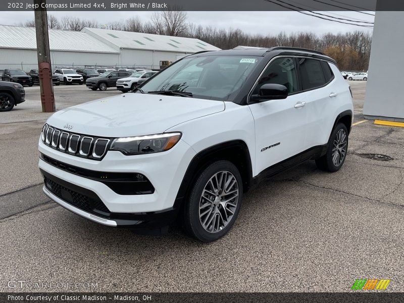Bright White / Black 2022 Jeep Compass Limited 4x4