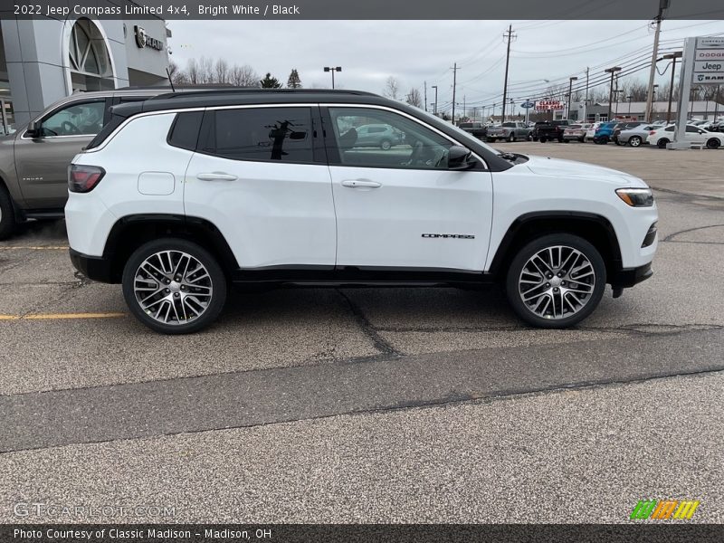 Bright White / Black 2022 Jeep Compass Limited 4x4