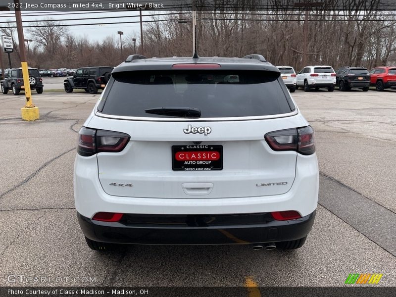 Bright White / Black 2022 Jeep Compass Limited 4x4