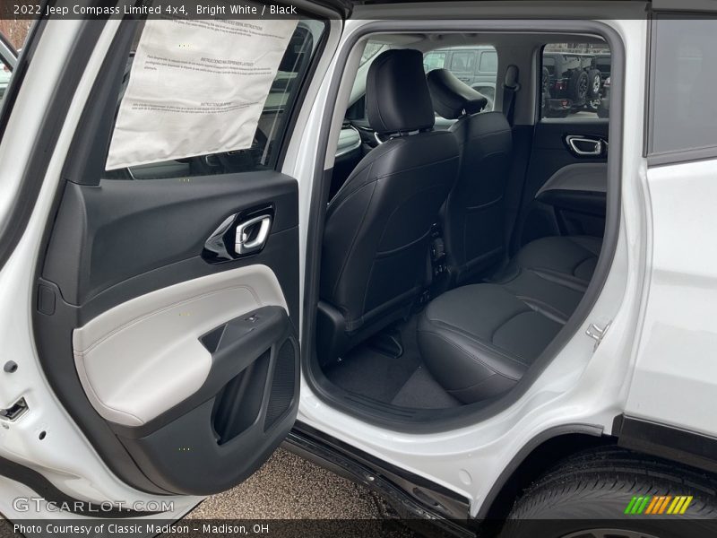 Bright White / Black 2022 Jeep Compass Limited 4x4