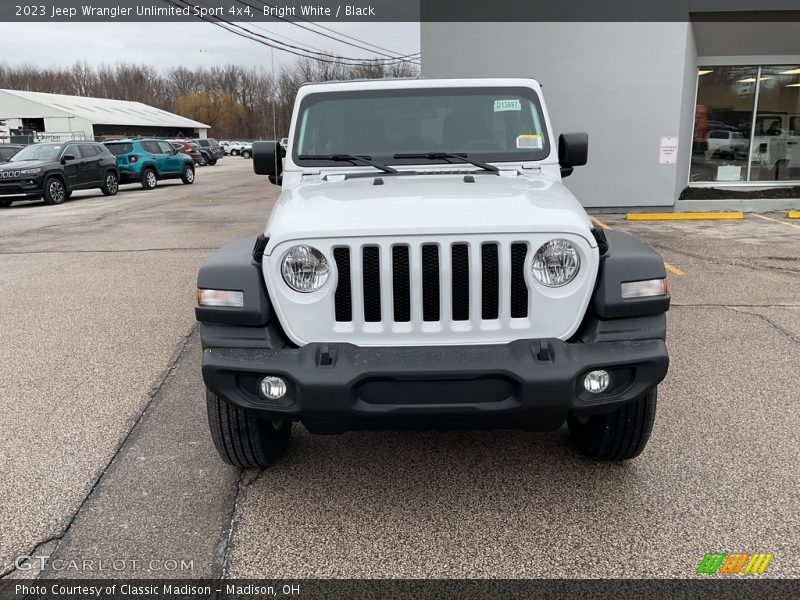 Bright White / Black 2023 Jeep Wrangler Unlimited Sport 4x4
