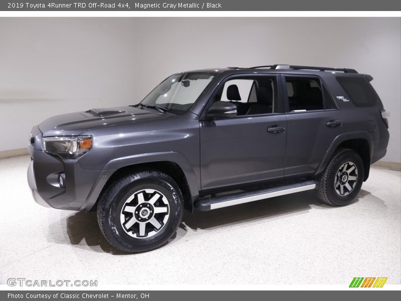 Front 3/4 View of 2019 4Runner TRD Off-Road 4x4
