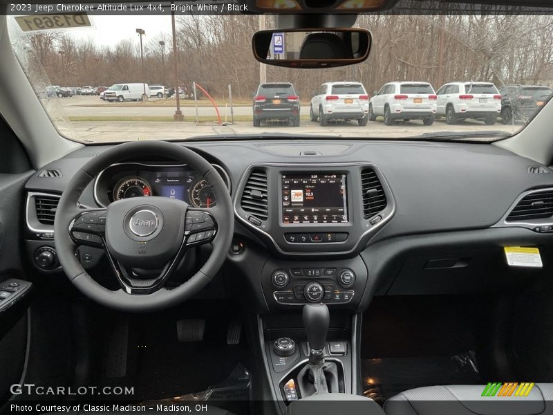Bright White / Black 2023 Jeep Cherokee Altitude Lux 4x4