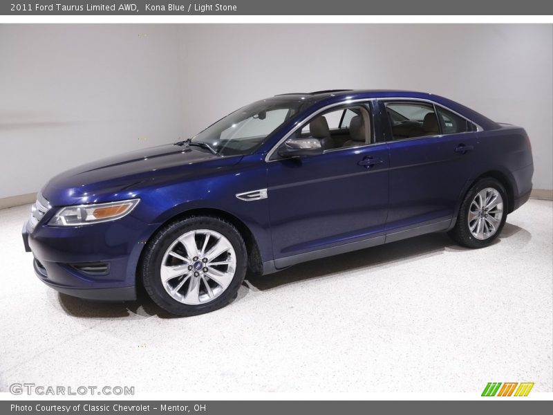 Front 3/4 View of 2011 Taurus Limited AWD