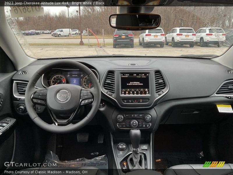 Bright White / Black 2023 Jeep Cherokee Altitude Lux 4x4