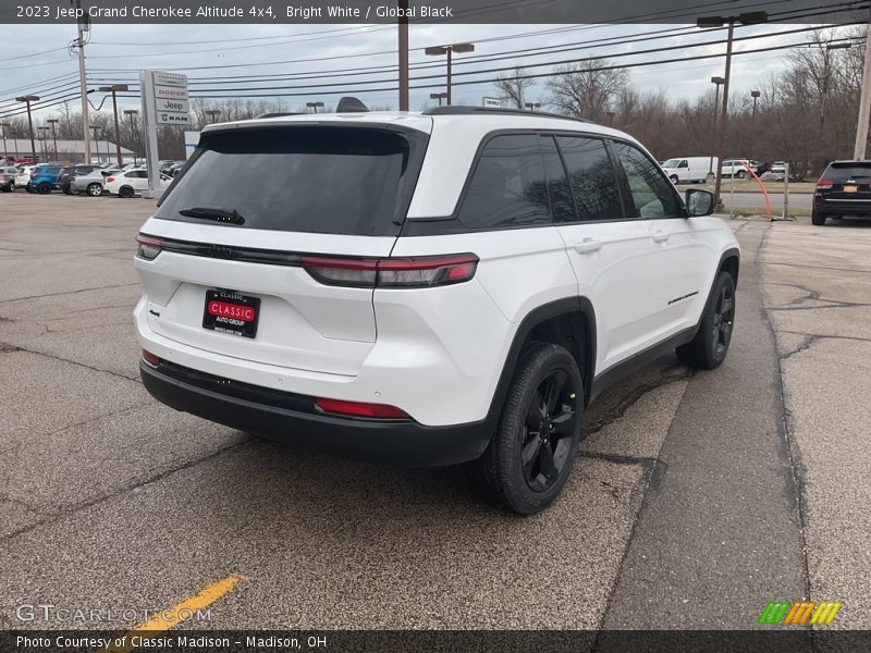 Bright White / Global Black 2023 Jeep Grand Cherokee Altitude 4x4