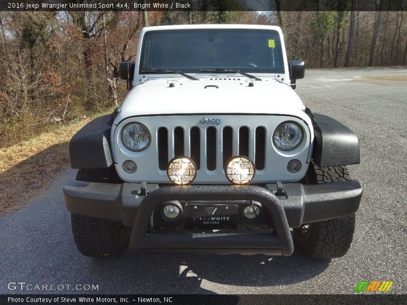 Bright White / Black 2016 Jeep Wrangler Unlimited Sport 4x4