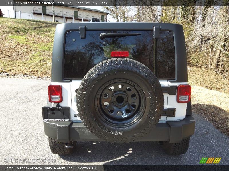 Bright White / Black 2016 Jeep Wrangler Unlimited Sport 4x4