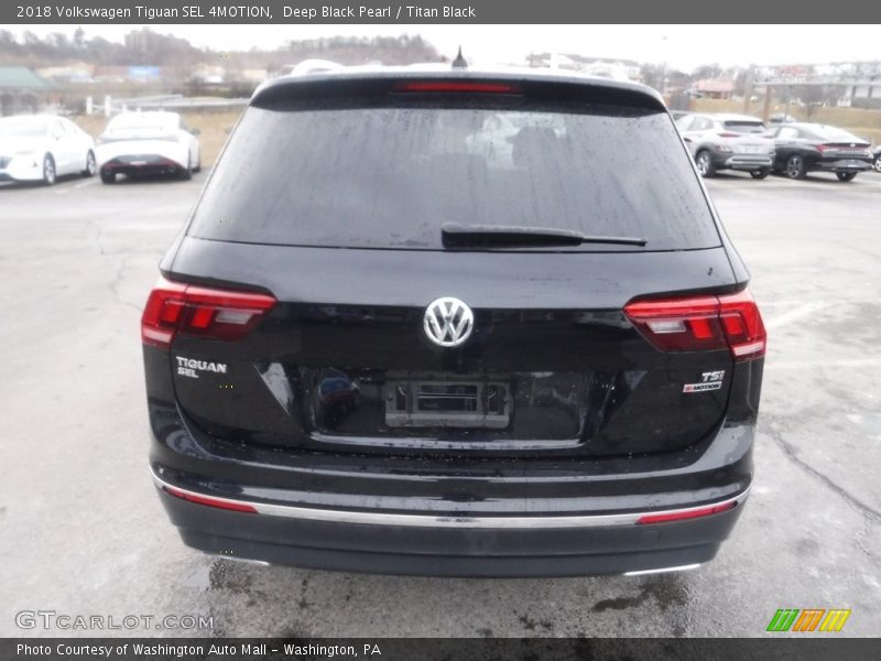 Deep Black Pearl / Titan Black 2018 Volkswagen Tiguan SEL 4MOTION