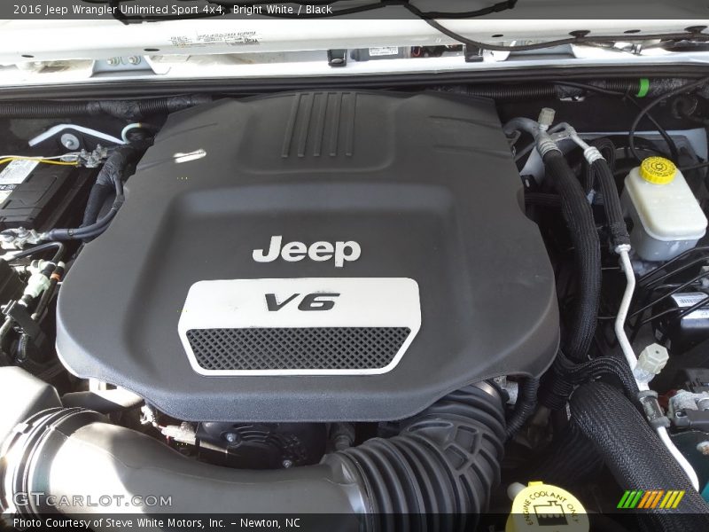 Bright White / Black 2016 Jeep Wrangler Unlimited Sport 4x4
