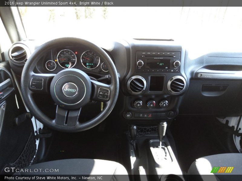 Bright White / Black 2016 Jeep Wrangler Unlimited Sport 4x4