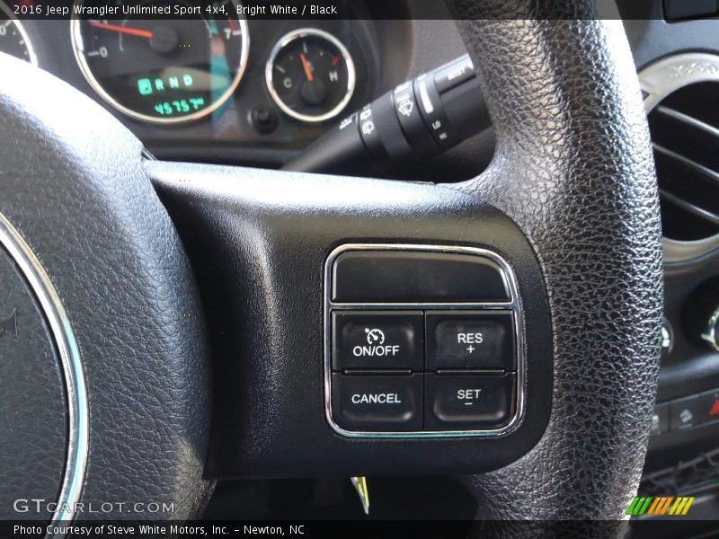 Bright White / Black 2016 Jeep Wrangler Unlimited Sport 4x4