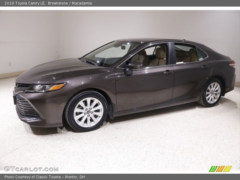 Brownstone / Macadamia 2019 Toyota Camry LE