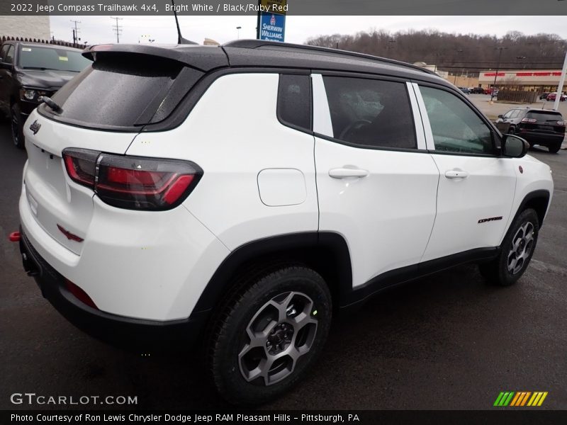 Bright White / Black/Ruby Red 2022 Jeep Compass Trailhawk 4x4