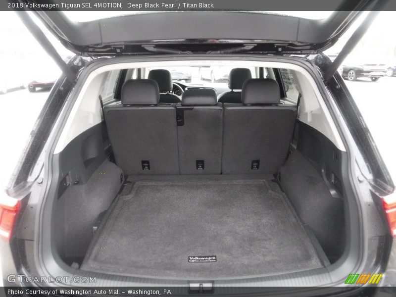 Deep Black Pearl / Titan Black 2018 Volkswagen Tiguan SEL 4MOTION