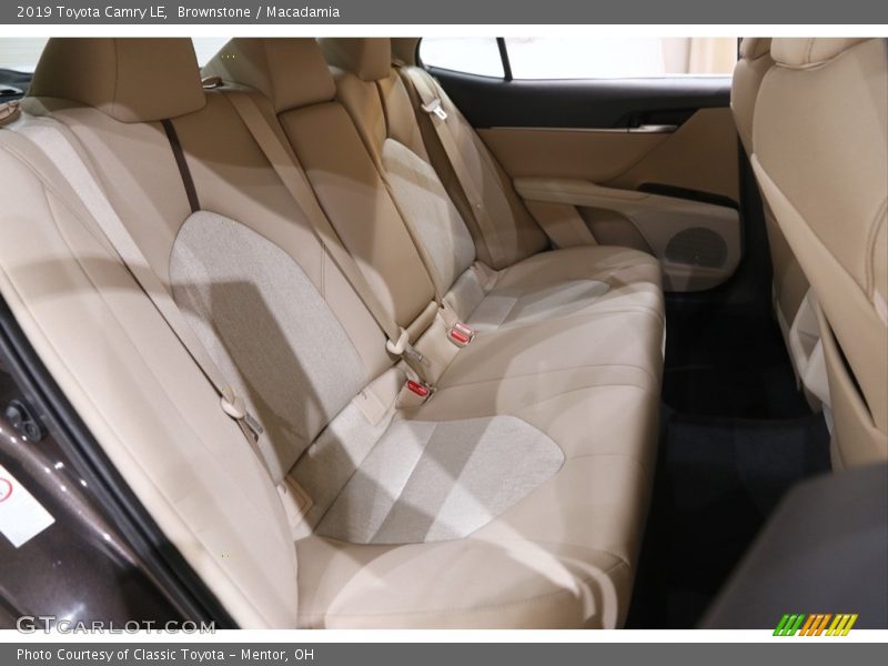 Brownstone / Macadamia 2019 Toyota Camry LE