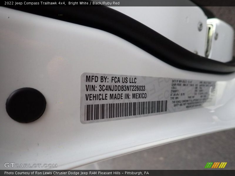 Bright White / Black/Ruby Red 2022 Jeep Compass Trailhawk 4x4