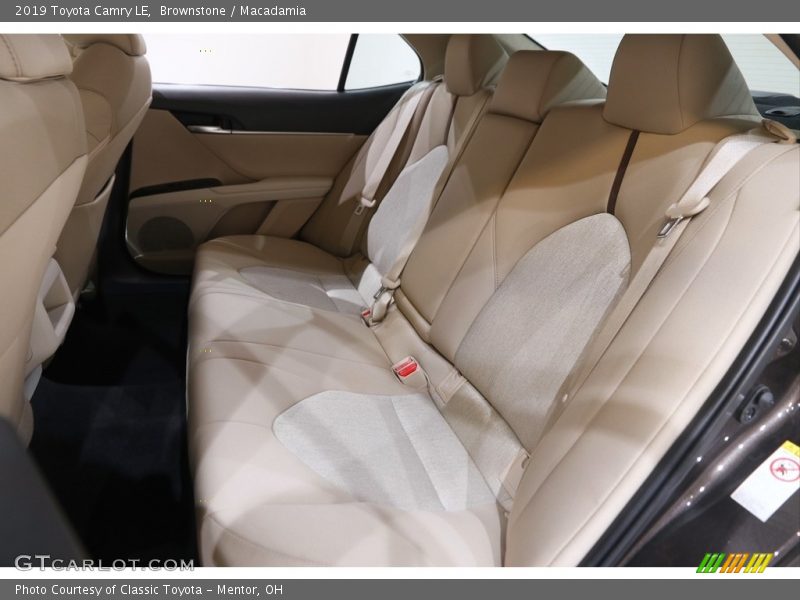 Brownstone / Macadamia 2019 Toyota Camry LE