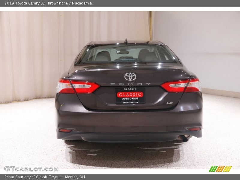 Brownstone / Macadamia 2019 Toyota Camry LE