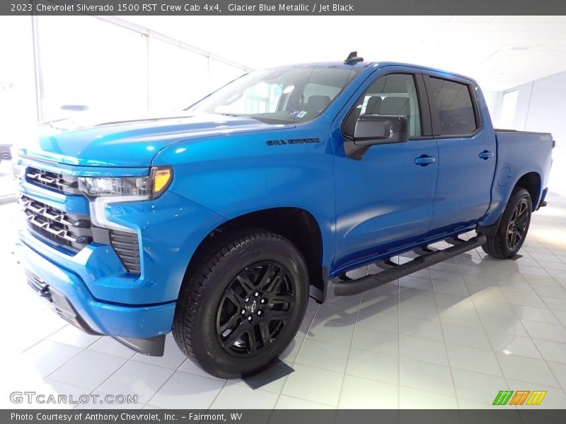 Front 3/4 View of 2023 Silverado 1500 RST Crew Cab 4x4