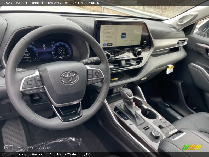 Wind Chill Pearl / Black 2023 Toyota Highlander Limited AWD