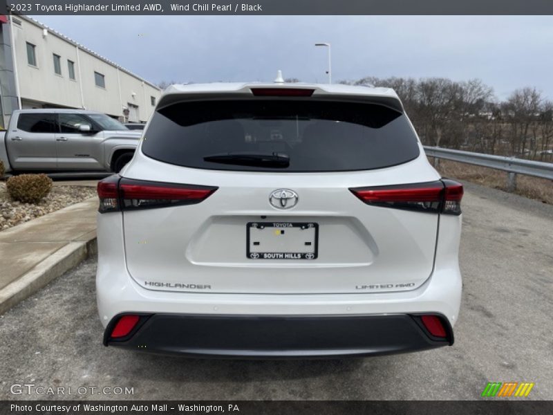 Wind Chill Pearl / Black 2023 Toyota Highlander Limited AWD