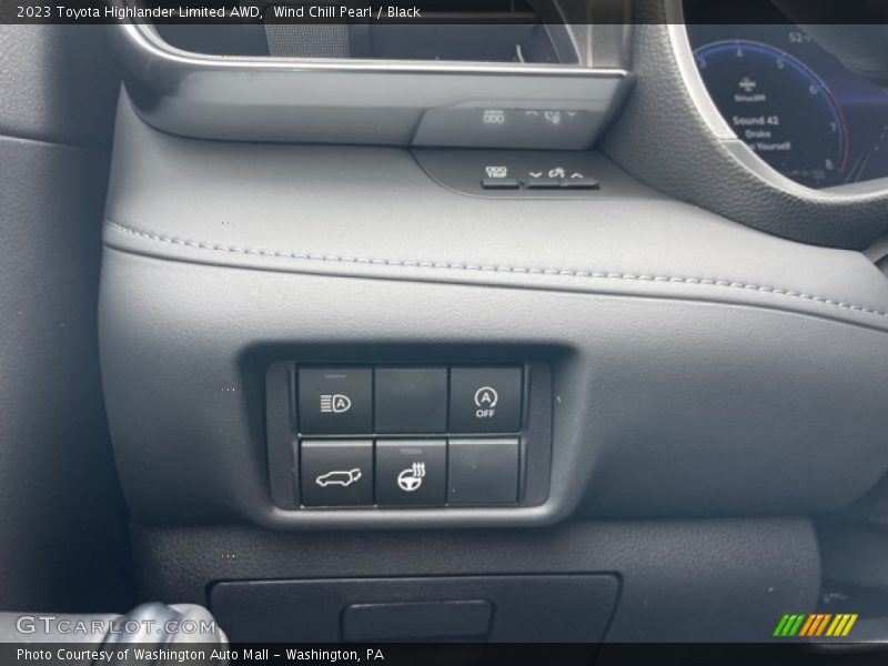 Wind Chill Pearl / Black 2023 Toyota Highlander Limited AWD