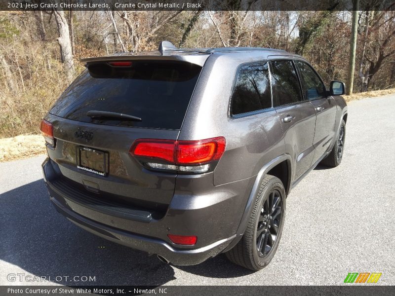Granite Crystal Metallic / Black 2021 Jeep Grand Cherokee Laredo