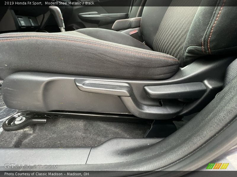 Modern Steel Metallic / Black 2019 Honda Fit Sport