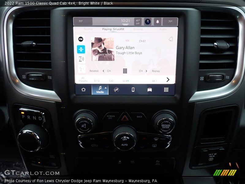 Bright White / Black 2022 Ram 1500 Classic Quad Cab 4x4