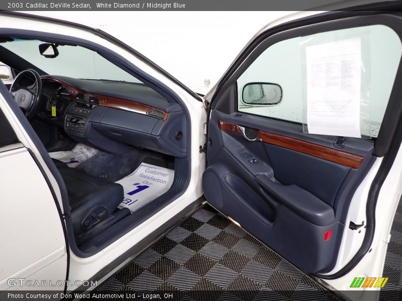 White Diamond / Midnight Blue 2003 Cadillac DeVille Sedan
