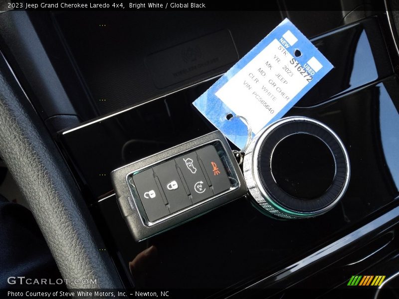 Keys of 2023 Grand Cherokee Laredo 4x4