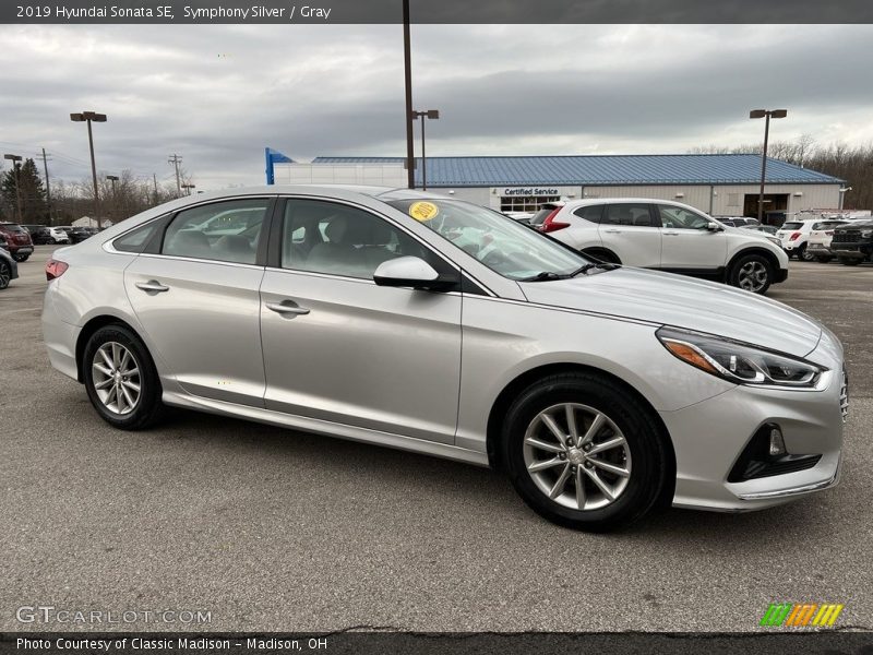 Front 3/4 View of 2019 Sonata SE