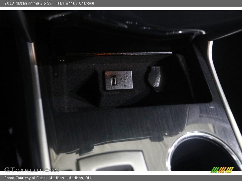 Pearl White / Charcoal 2013 Nissan Altima 2.5 SV