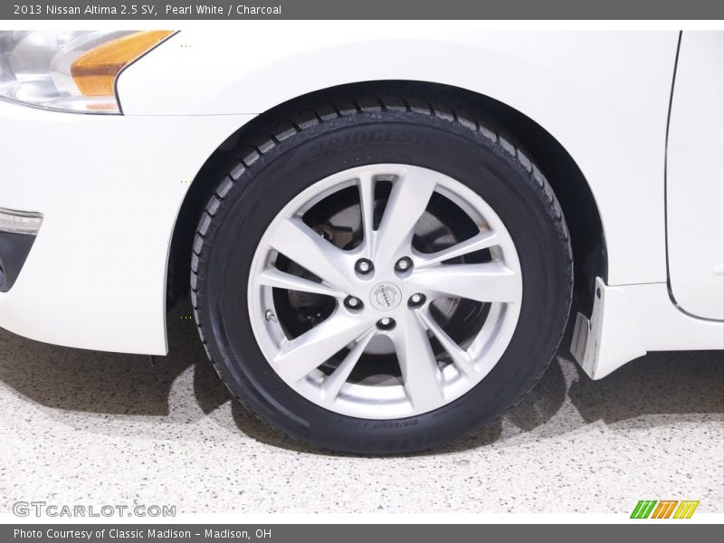 Pearl White / Charcoal 2013 Nissan Altima 2.5 SV