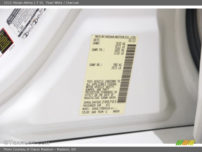 Pearl White / Charcoal 2013 Nissan Altima 2.5 SV