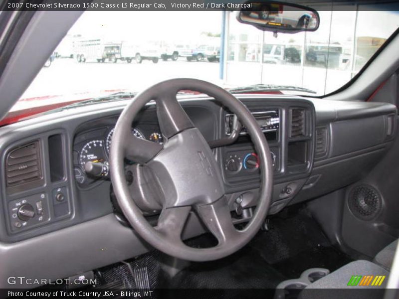 Victory Red / Dark Charcoal 2007 Chevrolet Silverado 1500 Classic LS Regular Cab
