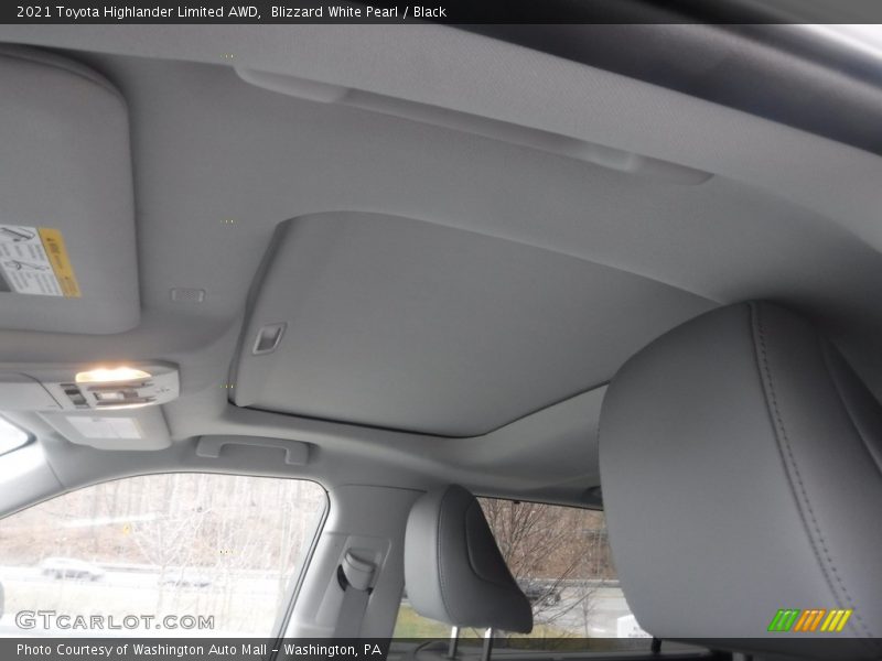Blizzard White Pearl / Black 2021 Toyota Highlander Limited AWD