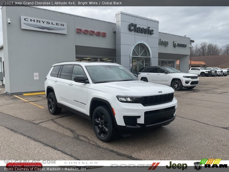 Bright White / Global Black 2023 Jeep Grand Cherokee L Altitude 4x4