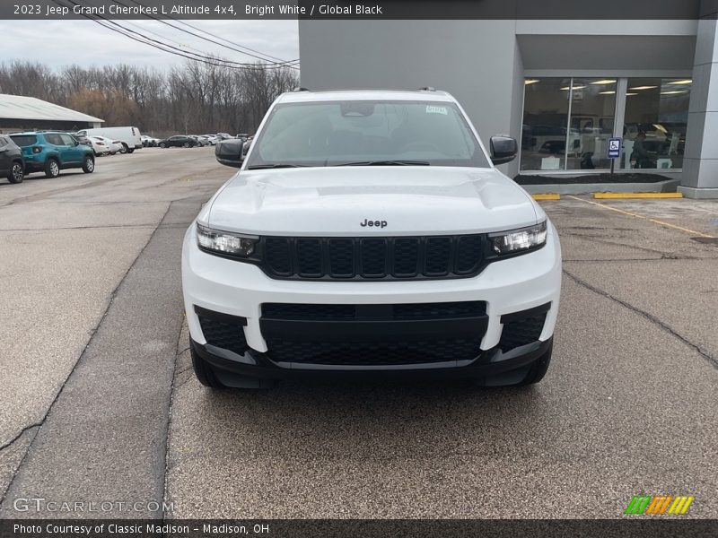 Bright White / Global Black 2023 Jeep Grand Cherokee L Altitude 4x4