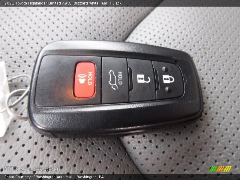 Blizzard White Pearl / Black 2021 Toyota Highlander Limited AWD