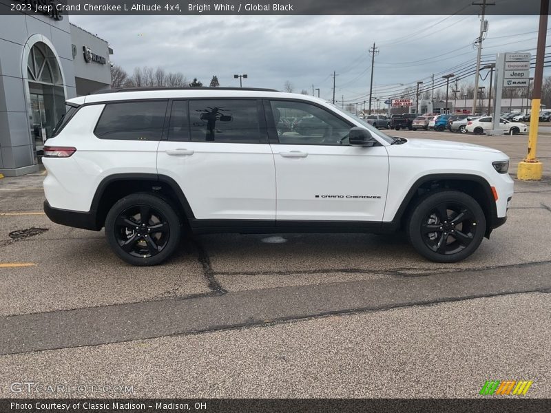 Bright White / Global Black 2023 Jeep Grand Cherokee L Altitude 4x4