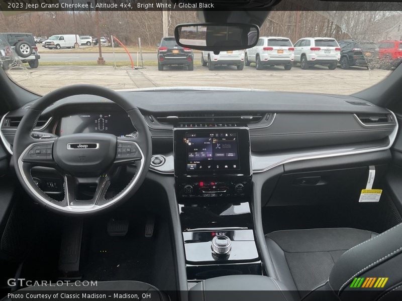 Bright White / Global Black 2023 Jeep Grand Cherokee L Altitude 4x4