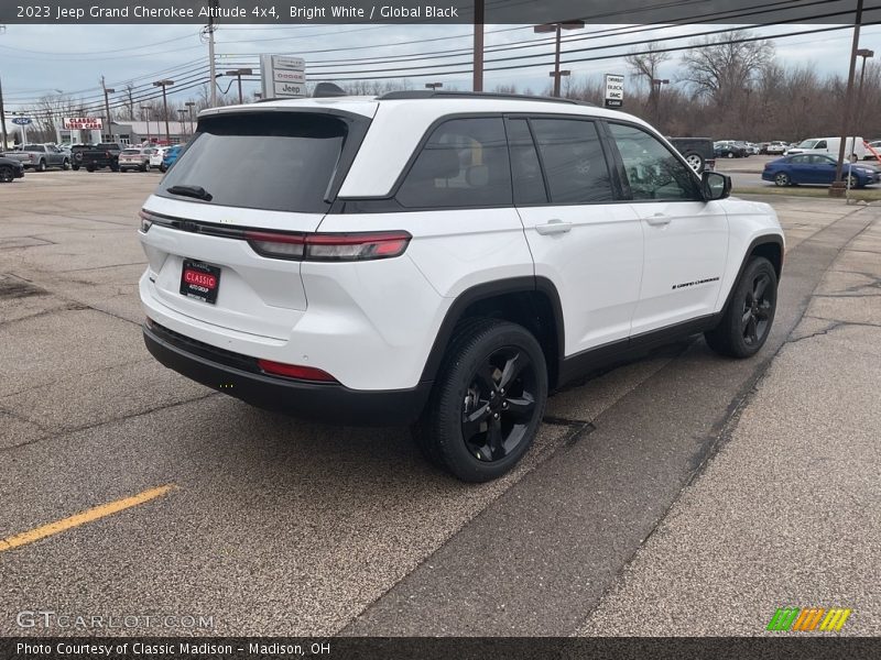 Bright White / Global Black 2023 Jeep Grand Cherokee Altitude 4x4