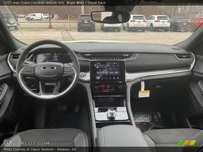 Bright White / Global Black 2023 Jeep Grand Cherokee Altitude 4x4